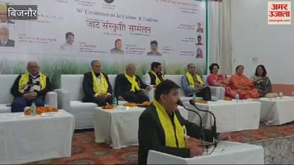 VIDEO : Bijnor: Information Commissioner said - Mobile is like a knife, if it is in the hands of a surgeon then it is good, if it is in the hands of a scoundrel then it is harmful.