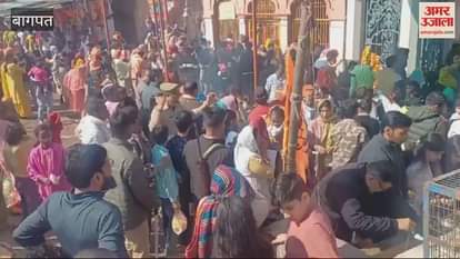 VIDEO : Baghpat: Flood of faith in cave temple