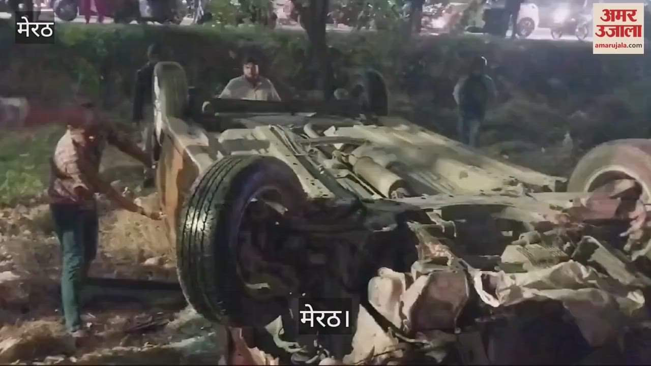 Meerut: Car fell several feet down on the highway, engineer from Bangalore injured