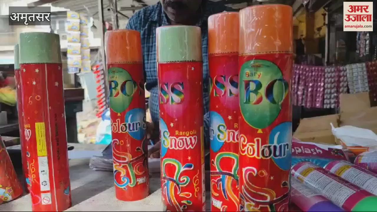 VIDEO : Markets decorated for Holi in Amritsar