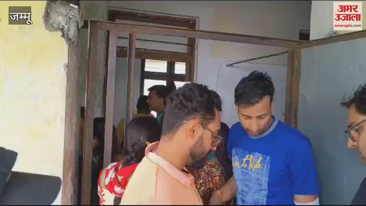 VIDEO : Action of Electricity Department: More tahan 100 connections cut in Janipur, people protested