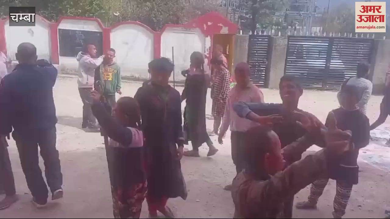 VIDEO : Holi festival was celebrated with great pomp in Paradise Children Care Center