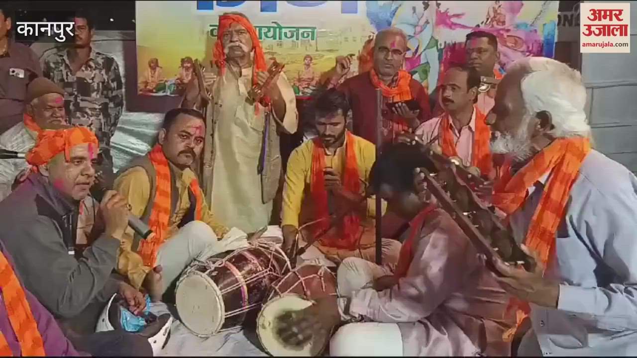 VIDEO : Holi revelers sang Phaag, traders put sarcastic slogans on Holika