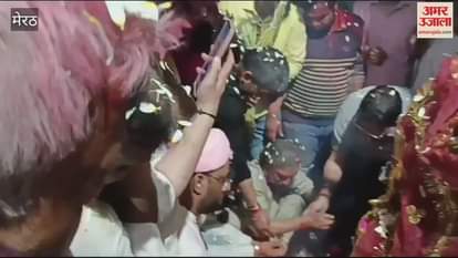 VIDEO : Meerut: Holika Dahan in Holi locality