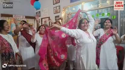 VIDEO : Perfect Health Veerangna Group played Holi with flowers in Hisar, gave the message of health through cultural programs