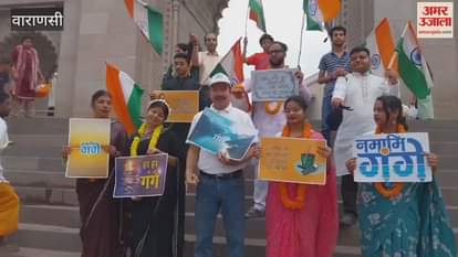 VIDEO : Foreigners in Kashi said Let awaken every household cleanliness drive carried out on Ghats