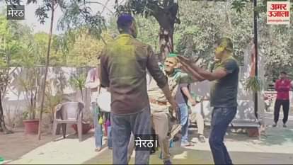 VIDEO : Police played Holi in Meerut, danced on DJ, colors and gulal were showered heavily