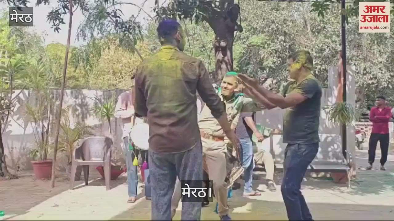 VIDEO : Police played Holi in Meerut, danced on DJ, colors and gulal were showered heavily