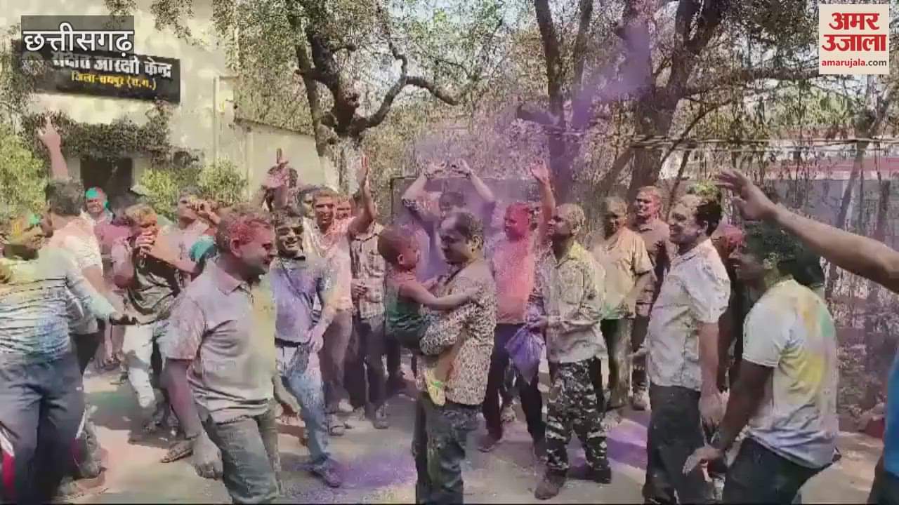VIDEO : 'लैला ओ लैला…': रायपुर कलेक्टर और एसएसपी ने होली पर जमकर लगाए ठुमके