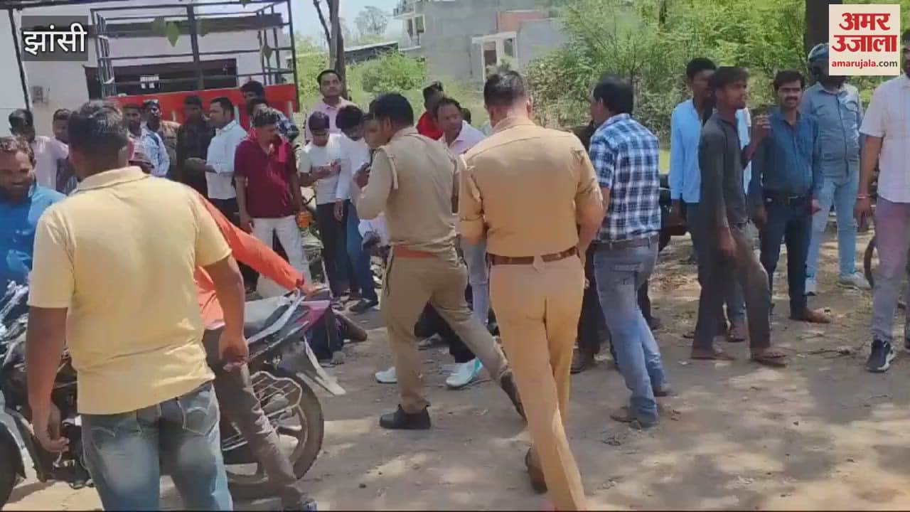 VIDEO : Road accident in Jhansi Tempo collided with roadways bus eight injured