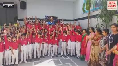 VIDEO : Baghpat: Slogans raised for Sunita Williams Zindabad
