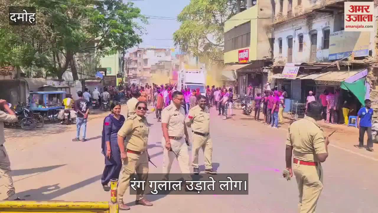 Bholenath's tableau came out in the city on Rang Panchami