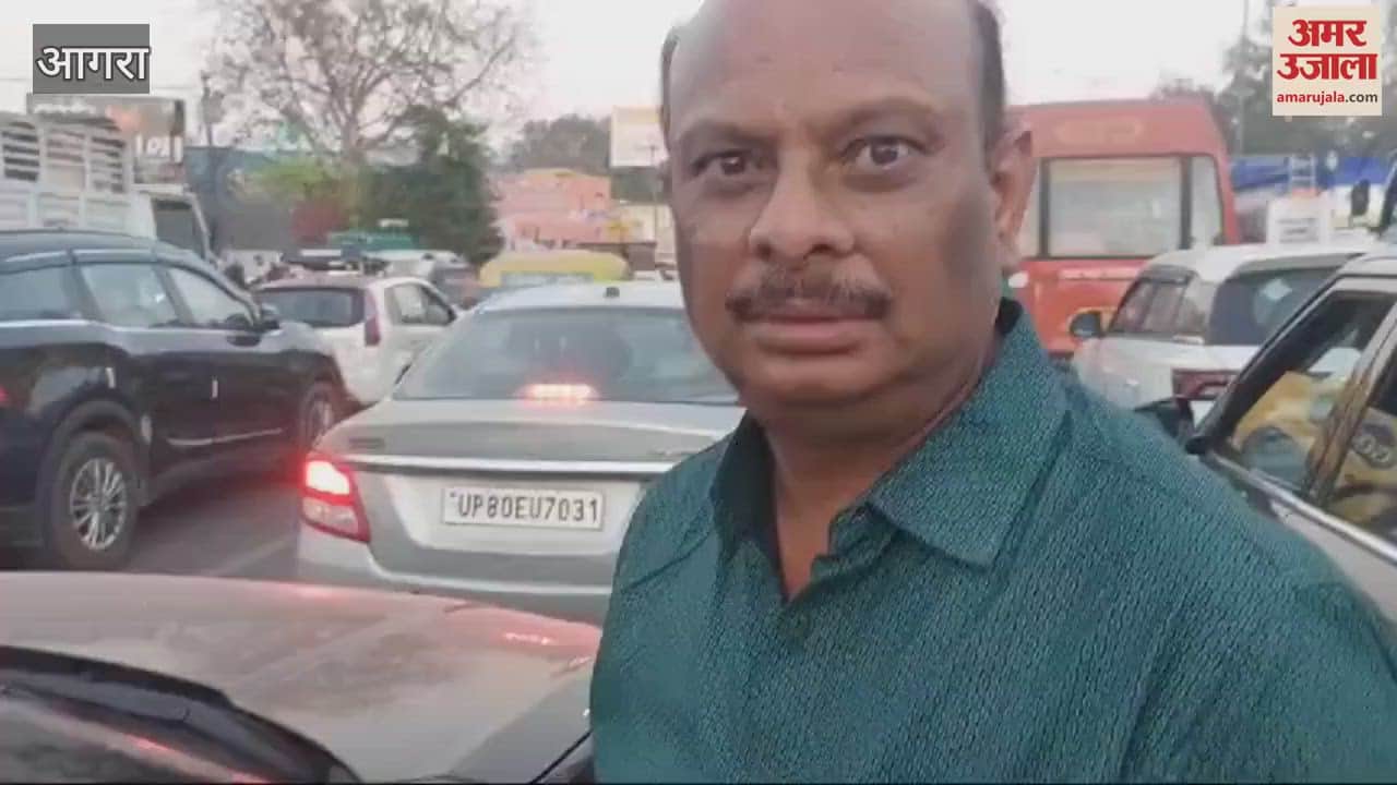 VIDEO : youth died during road accident public blocked highway