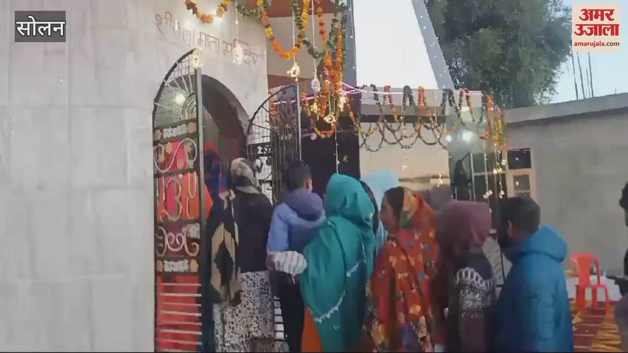VIDEO : Crowd at Sheetla Mata temple in Solan since 5 am first Tuesday of Basra today