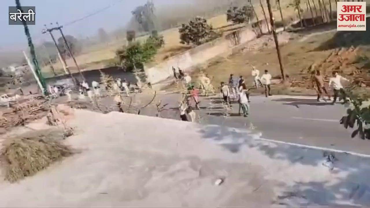 VIDEO : Namazis clashed  stone pelting in Bareillys Ambarpur village
