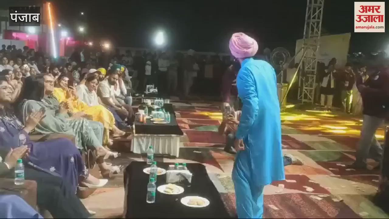 VIDEO : Kanwar Grewal created a buzz with his songs at the Heritage Fair in Kapurthala