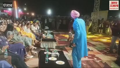 VIDEO : Kanwar Grewal created a buzz with his songs at the Heritage Fair in Kapurthala VIDEO : Kanwar Grewal created a buzz with his songs at the Heritage Fair in Kapurthala