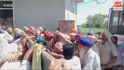 VIDEO : मोगा में भी किसानों और पुलिस के बीच झड़प