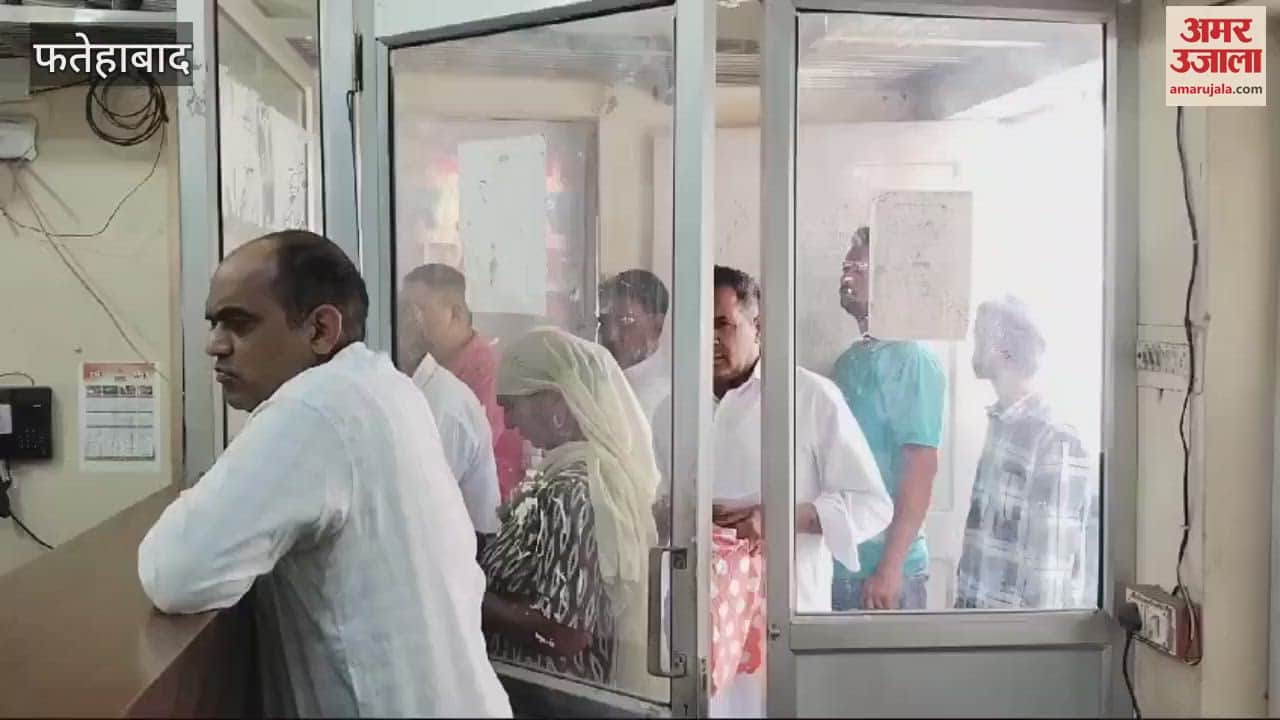 VIDEO : Line formed to pay house tax in Fatehabad council office, portal slow