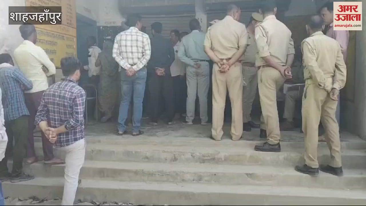 VIDEO : cooperative society dead body found hanging in the warehouse in Shahjahanpur