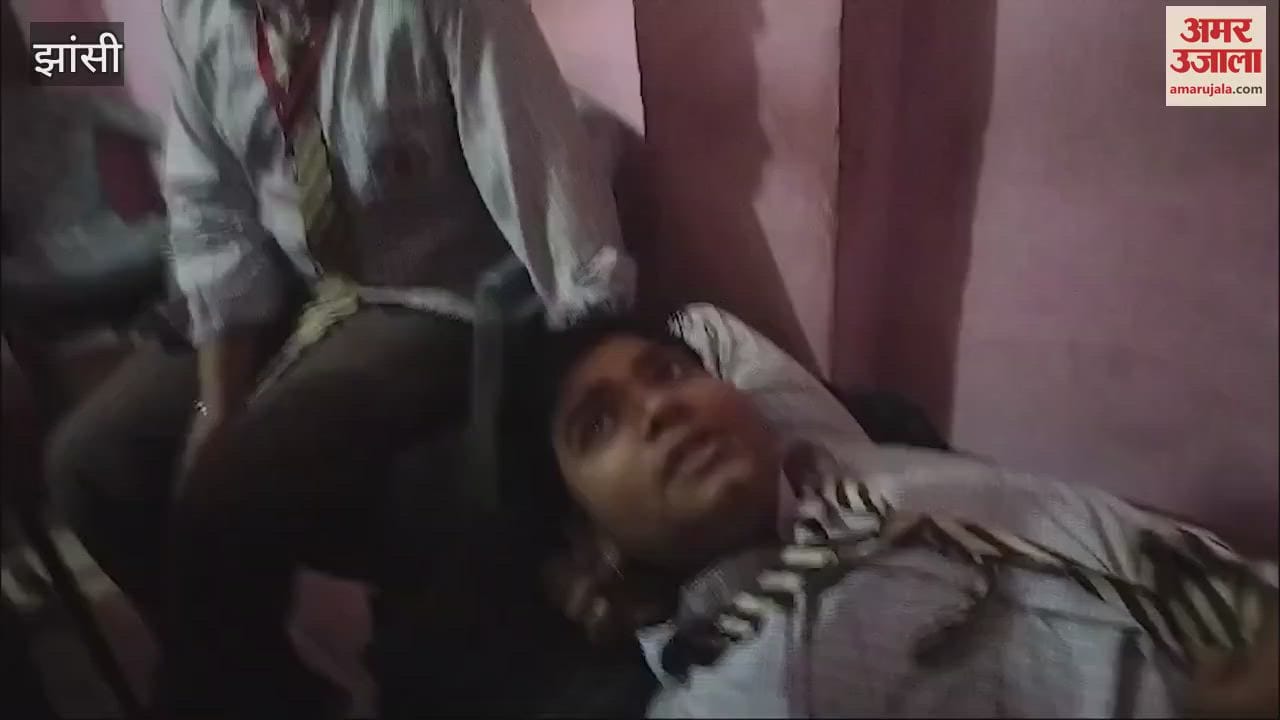 VIDEO : school bus out of control and overturned in Jhansi