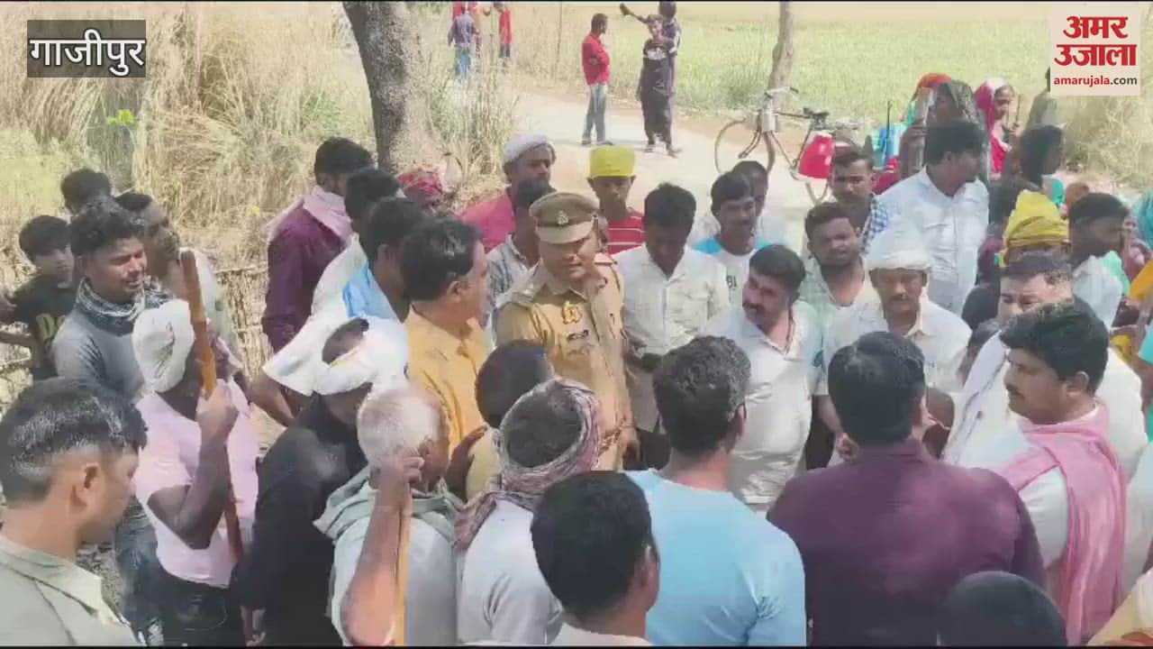 VIDEO : Women reached liquor shop armed sticks to close protested for six hours