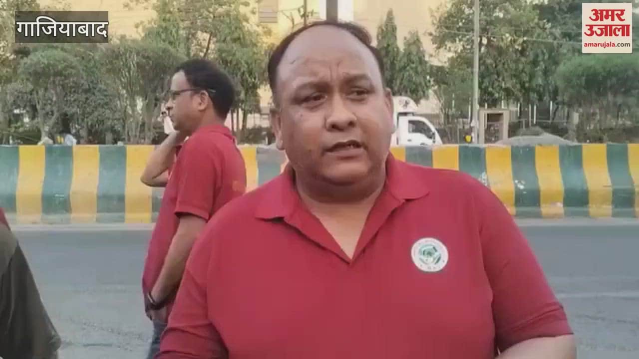 VIDEO : Dirt spread on main roads of Khoda due to overflowing of drain