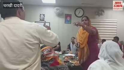 VIDEO : annual budget meeting of the Municipal Council in Dadri was marred by uproar