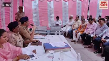 VIDEO : peace committee meeting, Sambhal CO said- If you want to feed Eid's Sevai, you will have to eat Gujiya as well