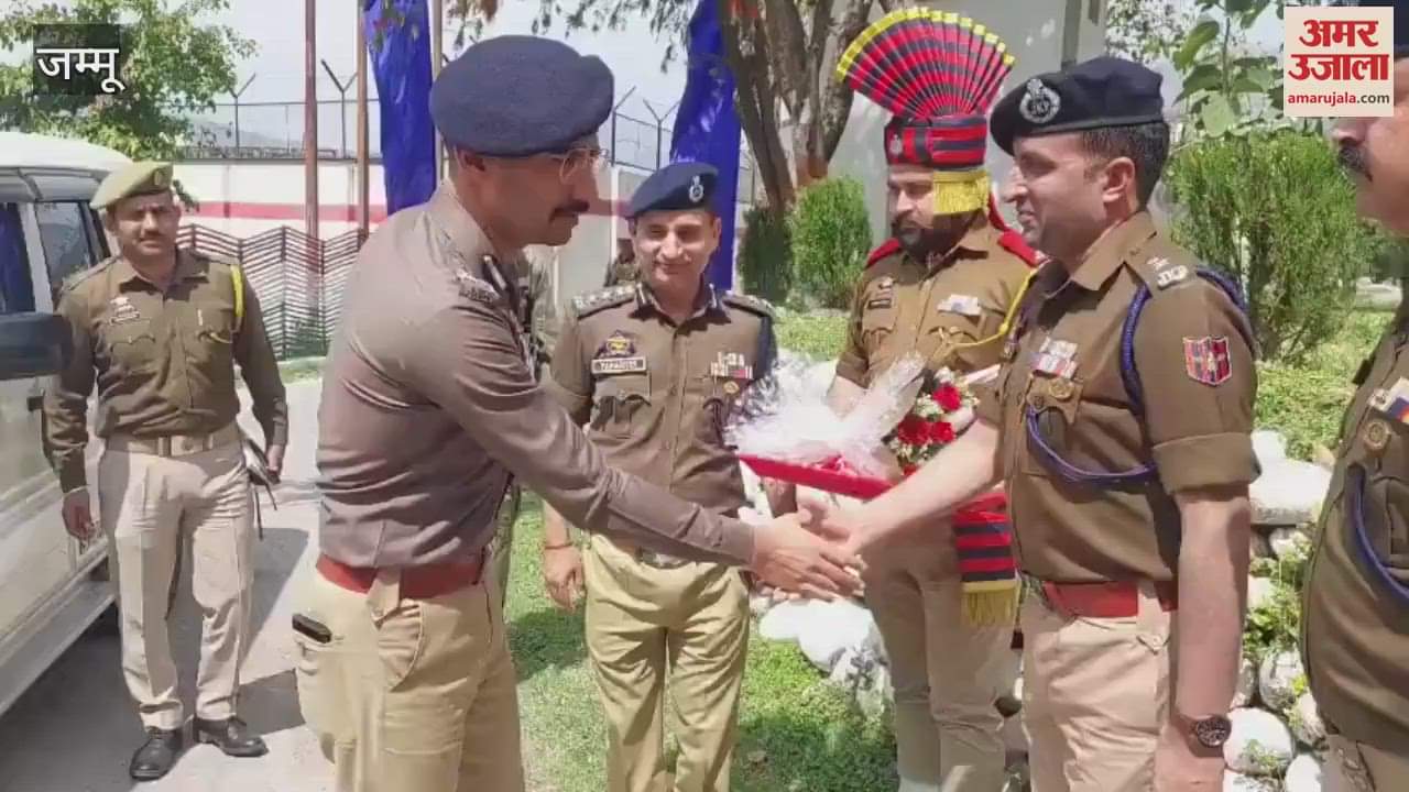 VIDEO : Wheel chairs were given to 25 disabled persons under civic action, police took a step towards humanity