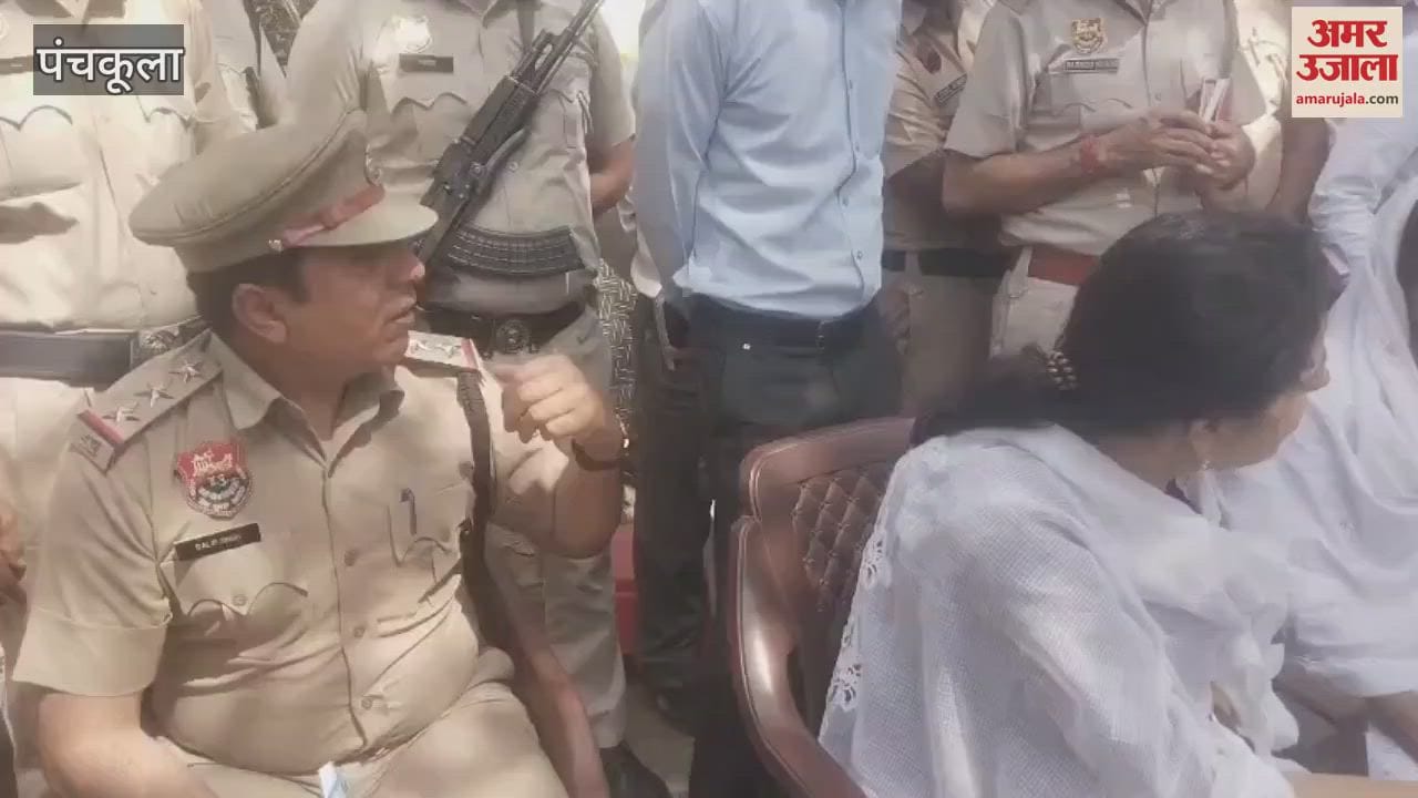 VIDEO : पार्षद के घर पहुंची पंचकूला की डीसीपी हिमाद्री कौशिक
