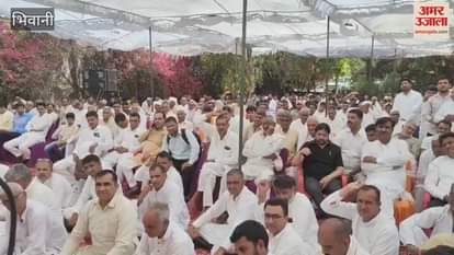VIDEO : In Bhiwani, floral tribute was paid to former Chief Minister Late Choudhary Bansi Lal at Golagarh Samadhi Sthal on his death anniversary