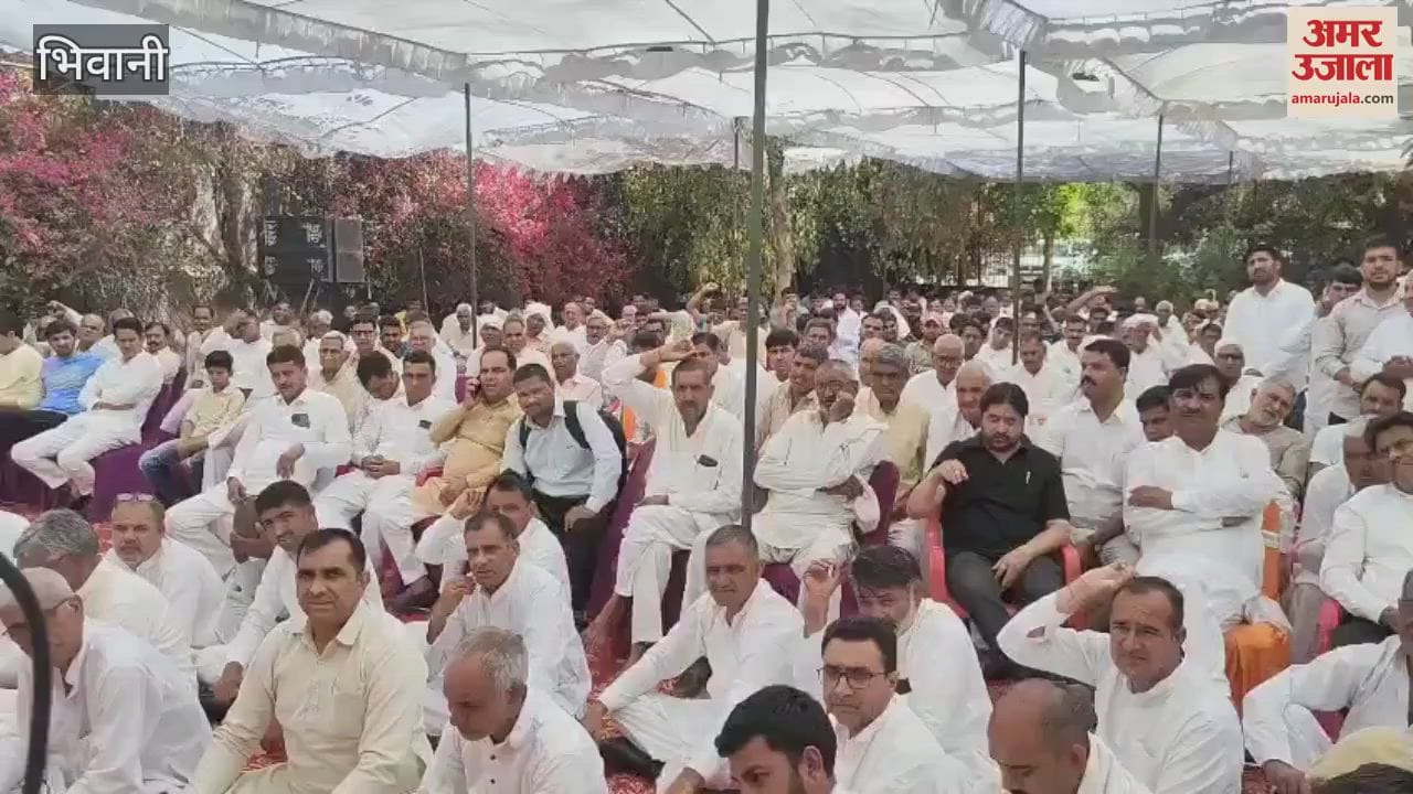 VIDEO : In Bhiwani, floral tribute was paid to former Chief Minister Late Choudhary Bansi Lal at Golagarh Samadhi Sthal on his death anniversary