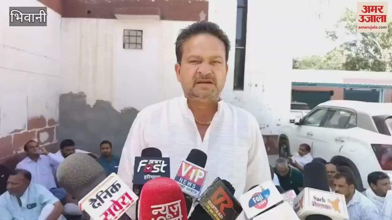 VIDEO : Protest against the condition of NAFED in mustard purchase in Bhiwani, commission agents staged a sit-in outside the market committee office