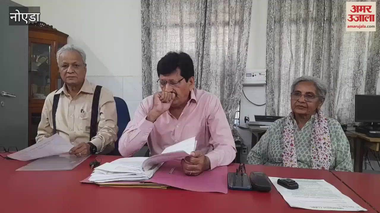 VIDEO : The drain coming out from near Noida Sector-40 is making people sick