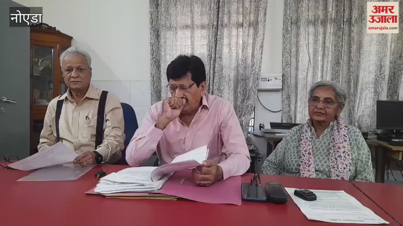 VIDEO : The drain coming out from near Noida Sector-40 is making people sick