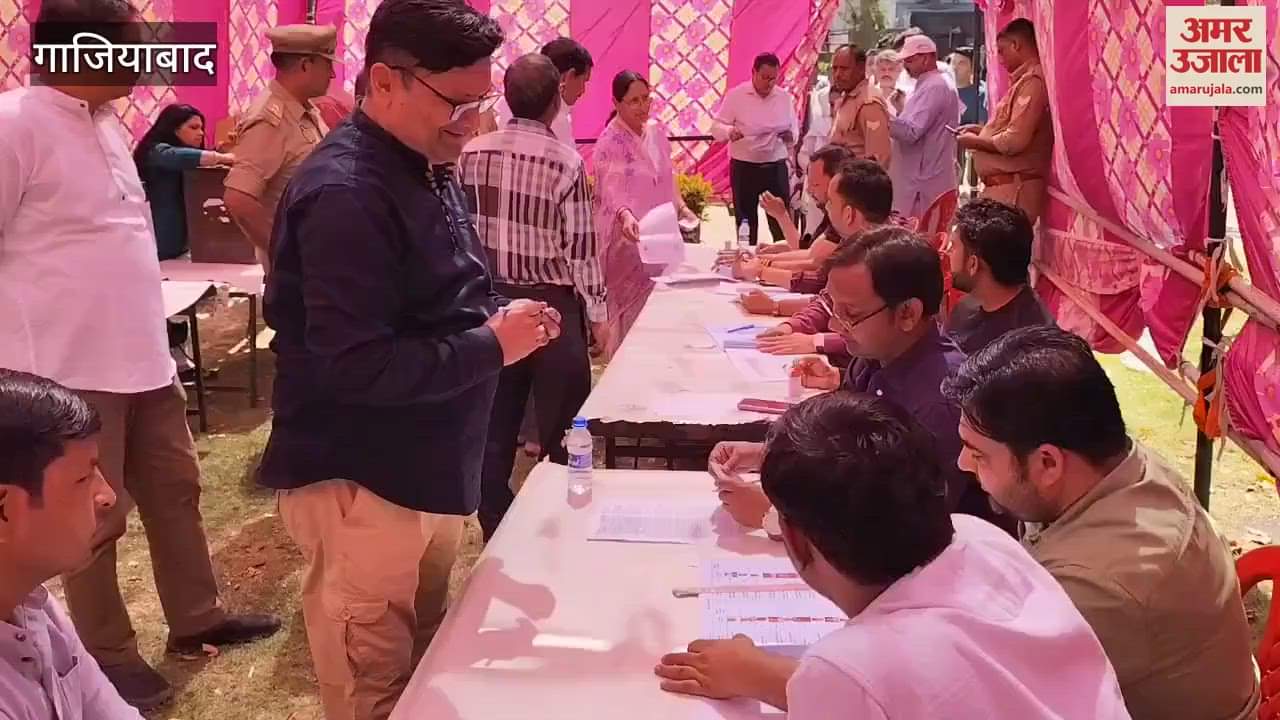 VIDEO : Locals cast their vote in RWA elections in Ghaziabad