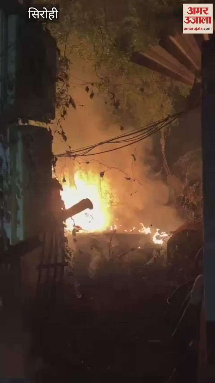 Sirohi: Fire Breaks Out at Banas Pump in Abu Road After Transformer Explosion, Timely Rescue Averts Tragedy