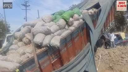 VIDEO : Truck fell into an under construction culvert in Hapur