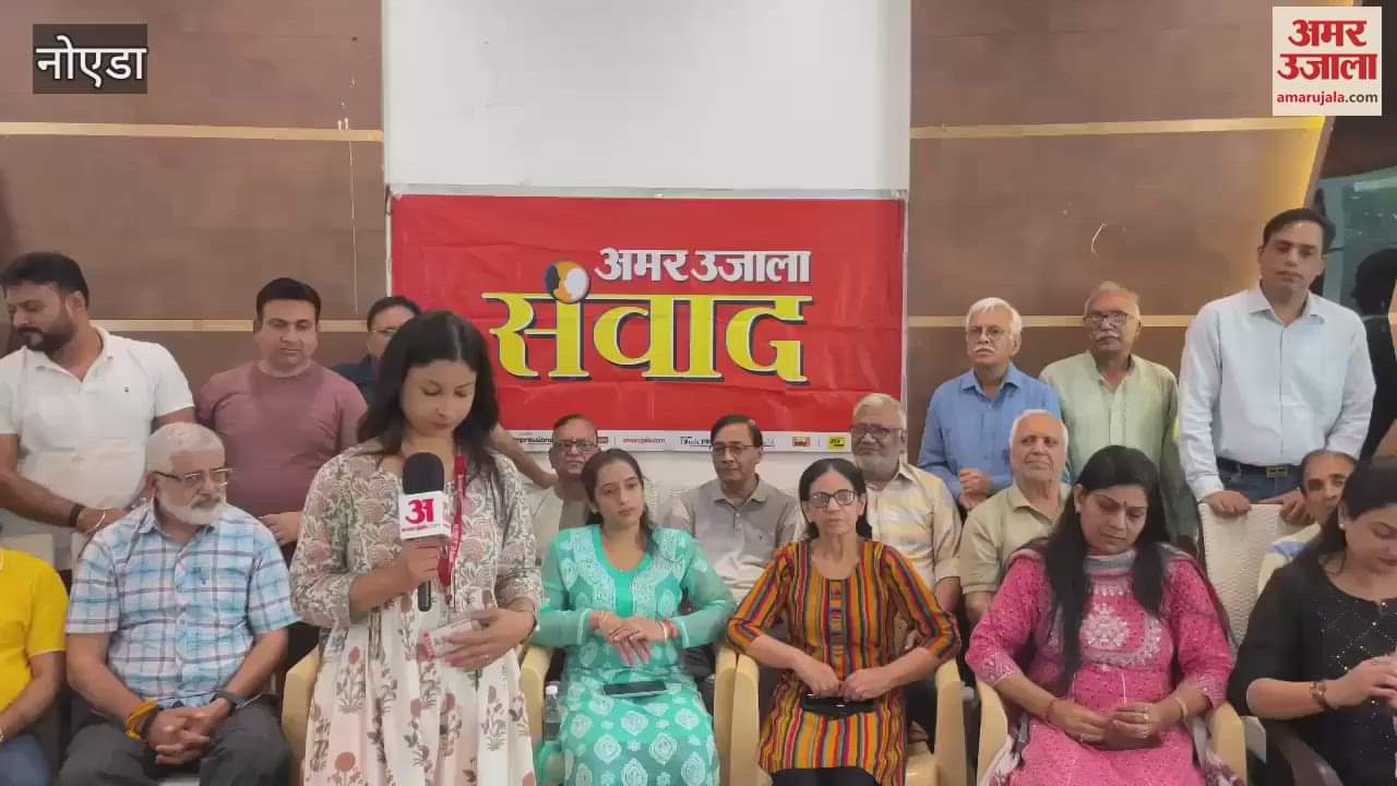 VIDEO : A market runs all night outside a society in Noida