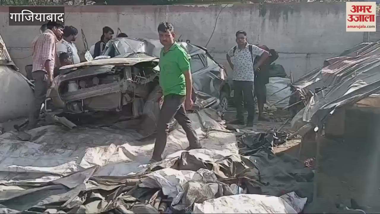 VIDEO : Car falls from flyover in Ghaziabad, two injured