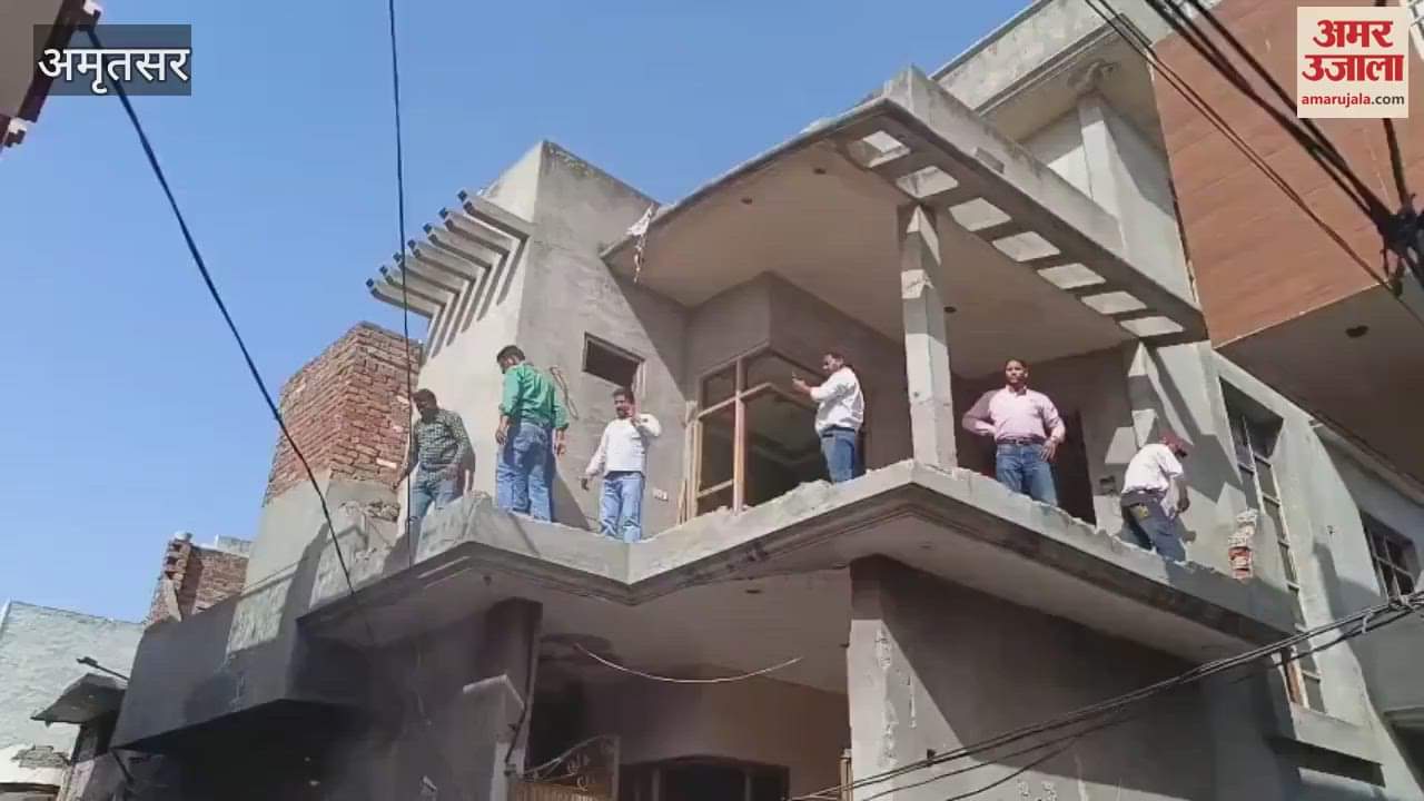 VIDEO : Bulldozers were run on the house of a drug smuggler in Amritsar