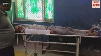 VIDEO : Uncontrolled e-rickshaw overturned into a ditch in Banda, youth injured