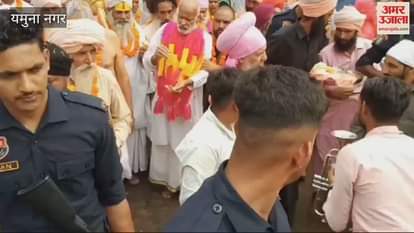 VIDEO : Sadhus and saints inaugurated Kapal Mochan fair by taking royal bath in lake