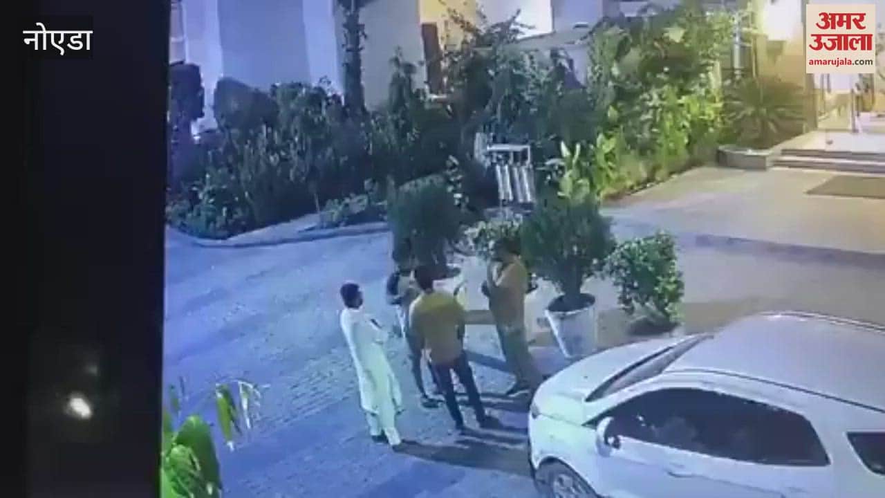 VIDEO : Youth beaten up for opposing construction of temple in society in Greater Noida