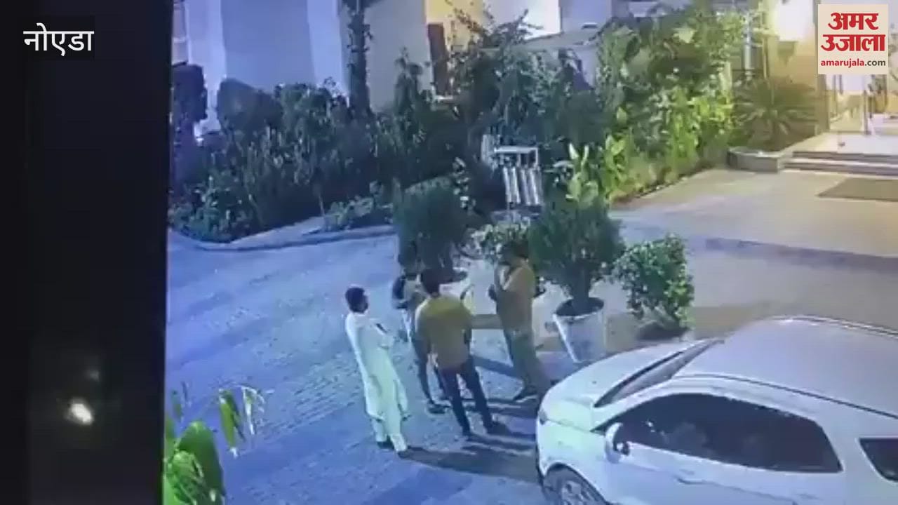 VIDEO : Youth beaten up for opposing construction of temple in society in Greater Noida