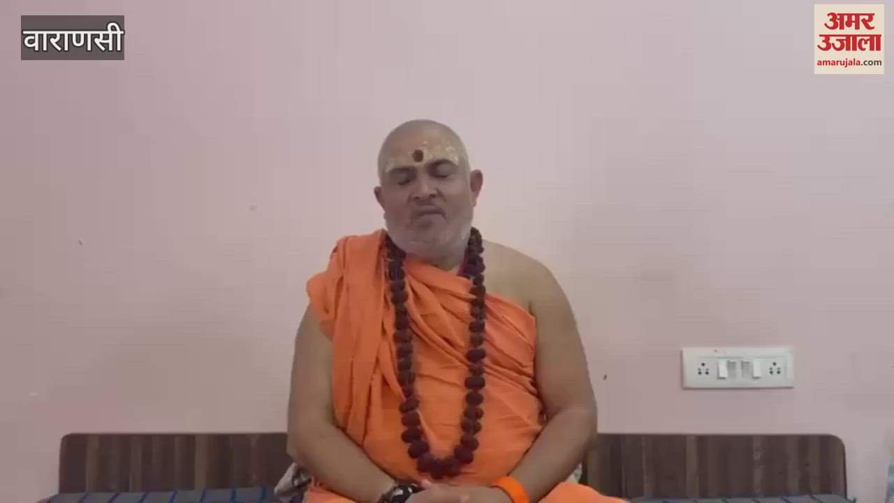 VIDEO : The country is run the constitution and not by Shariat Swami Jitendrananda replied to Maulana Tauqeer got angry Congress leader Mallikarjun