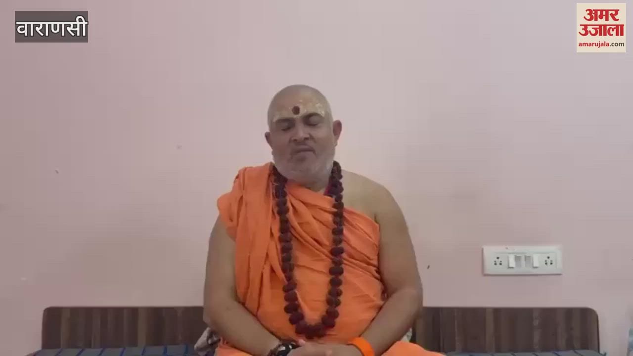 VIDEO : The country is run the constitution and not by Shariat Swami Jitendrananda replied to Maulana Tauqeer got angry Congress leader Mallikarjun