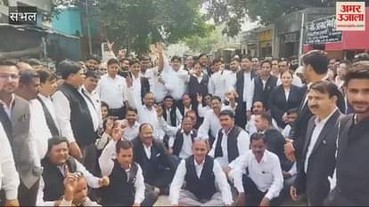 VIDEO : Advocates blocked the road and protested in Chandausi regarding Ghaziabad case
