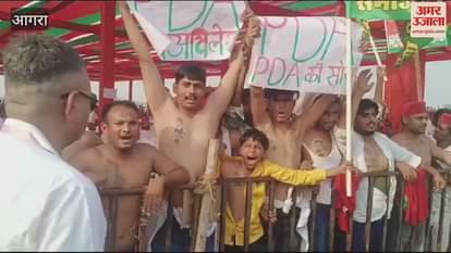 VIDEO : मैनपुरी के घिरोर में अखिलेश की जनसभा, इस अंदाज में नजर आए कार्यकर्ता